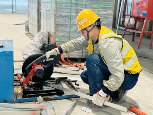 西安 五一 堅守崗位促生產(chǎn)